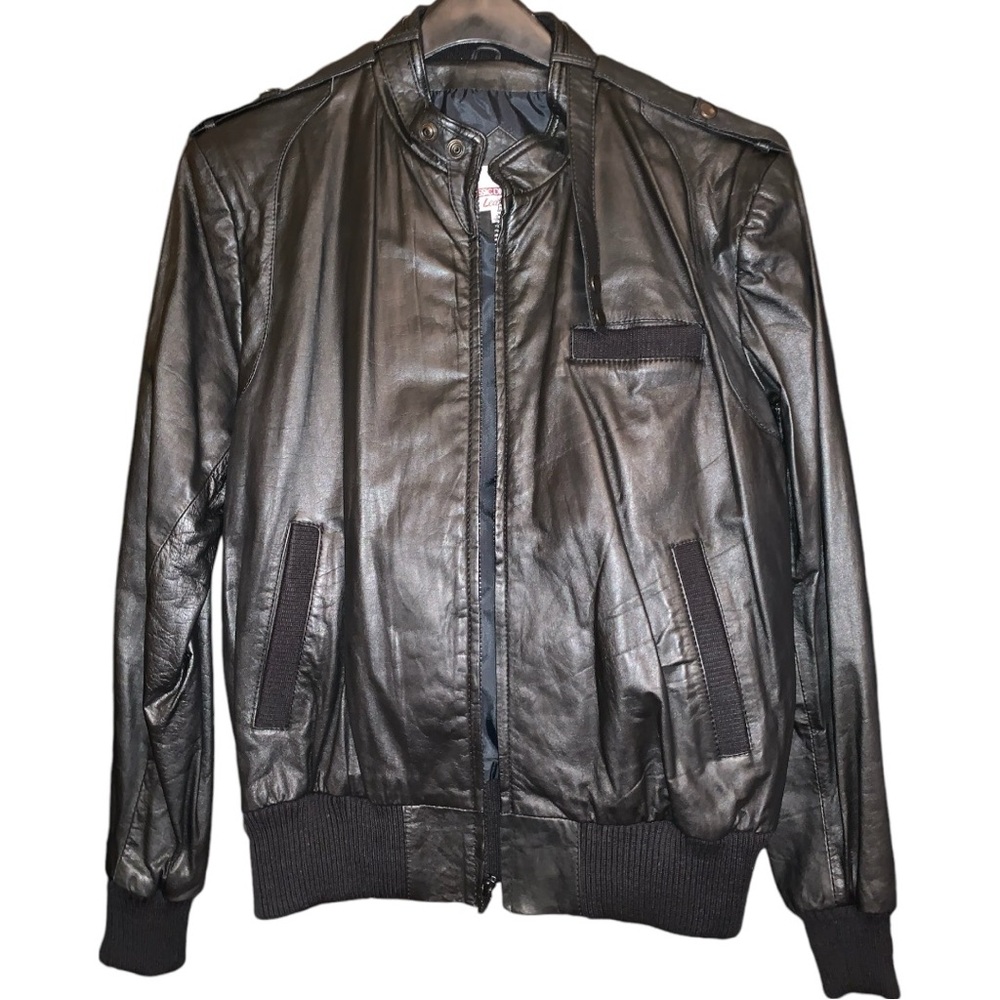 Vintage 80s black leather jacket, classic style, great condition, size 40!